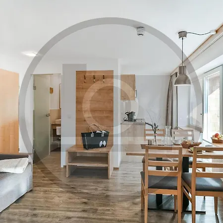 Hochwertige Lägenhet *